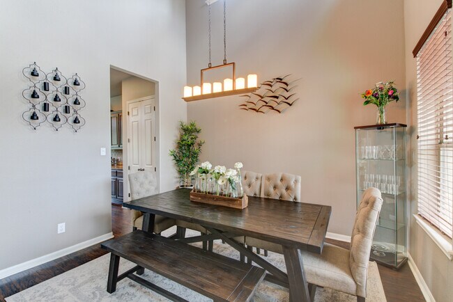 Building Photo - 308 Entrada Way