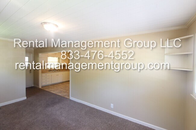 Building Photo - Great Home - New on The Market!!  Convenie...