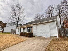 Building Photo - Fantastic Ranch Style Home