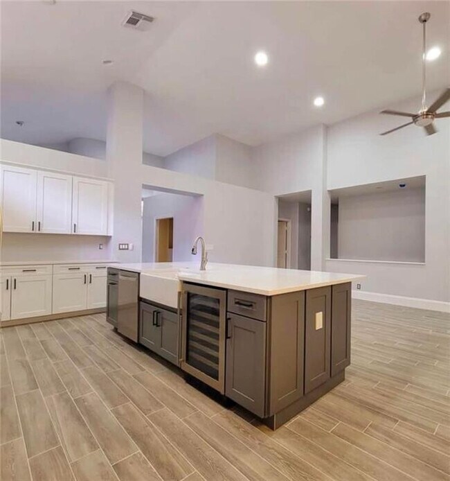 Building Photo - 3902 Trenton Ave