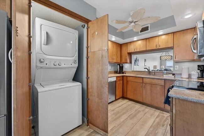 Building Photo - 1343 Perico Point Cir