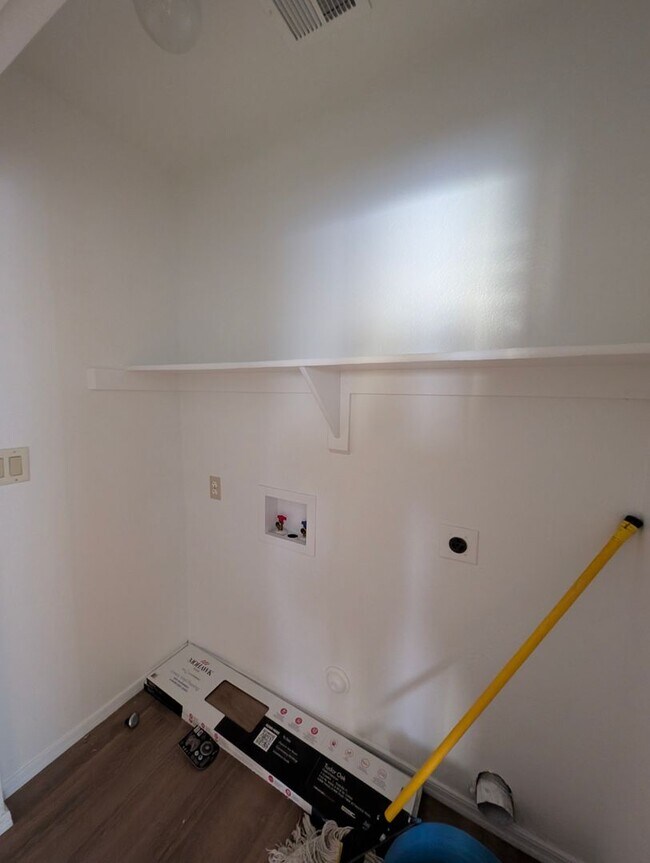 Building Photo - AVAILABLE NOW IN KYRENE AREA OF CHANDLER!!!