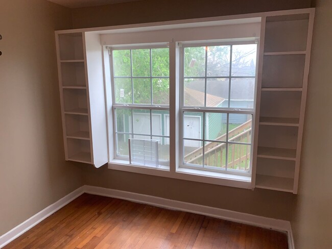 Building Photo - Duplex