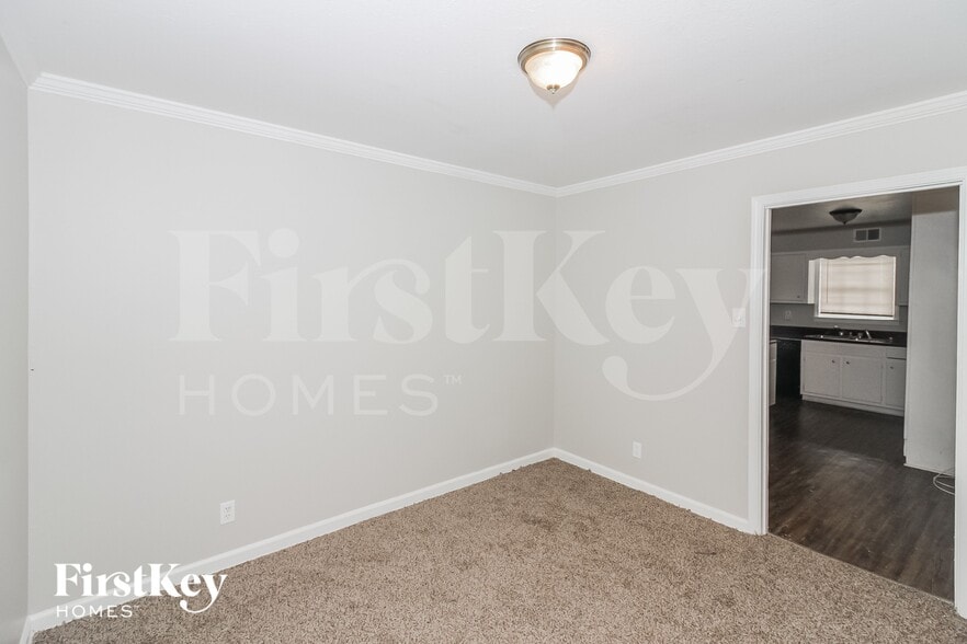 Building Photo - 5191 Kingswood Cove