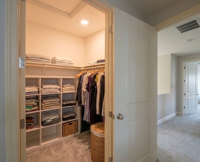 Building Photo - Pleasanton 4 Bed / 3 Bath, Top Rated Schools, Solar