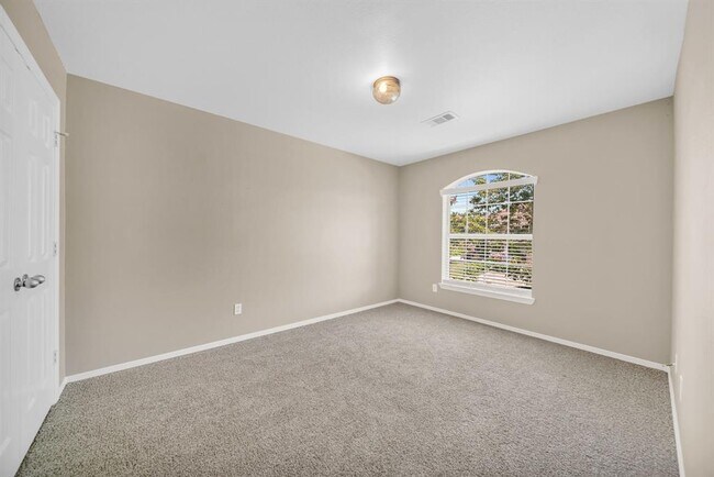 Building Photo - 2209 Jefferson Crossing Dr