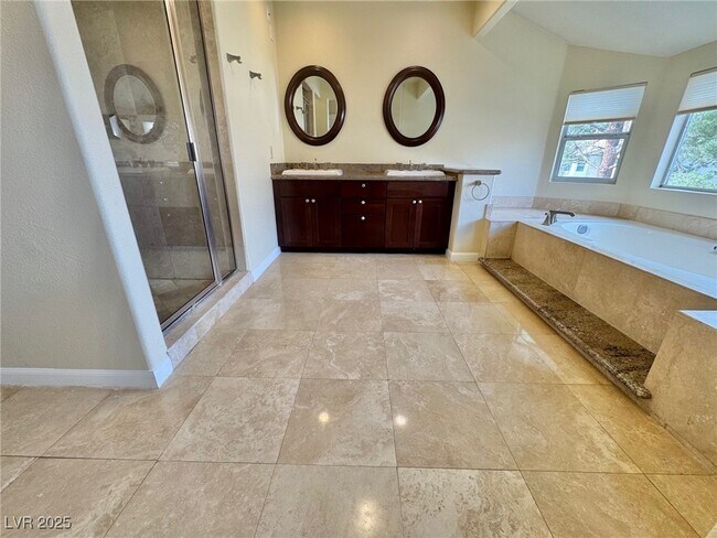 Building Photo - 8240 Tivoli Cove Dr