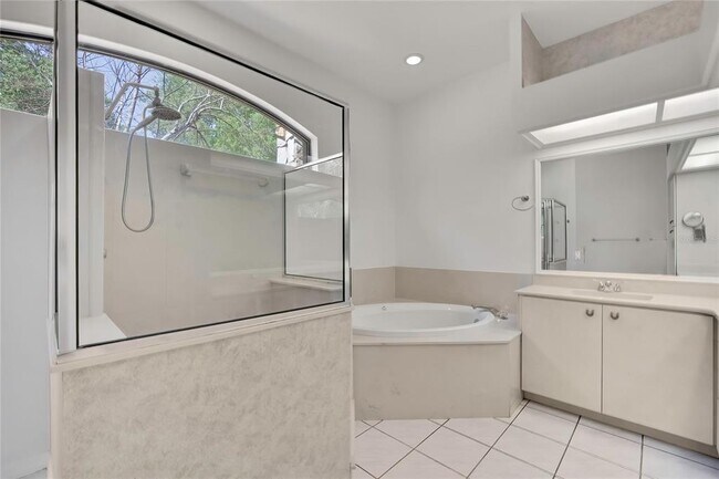 Building Photo - 18401 N 30th St