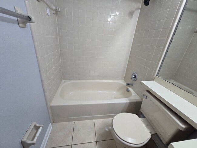 Building Photo - 1030 Knoll Wood Ct