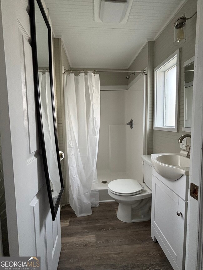 Building Photo - 332 Carr St