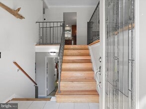Building Photo - 6206 Erman Ct