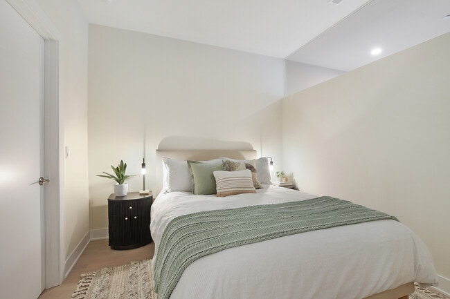 Building Photo - 3924 N Lincoln Ave