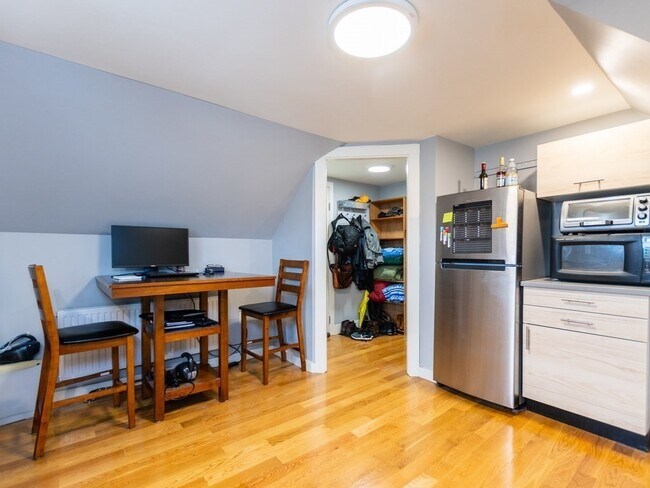 Building Photo - 20 Prescott St