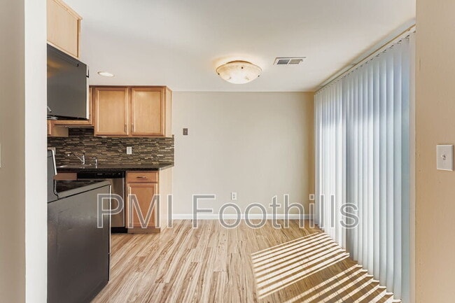 Building Photo - 7971 Chase Cir