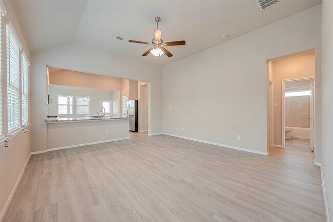 Building Photo - 1091 Lilly Ln