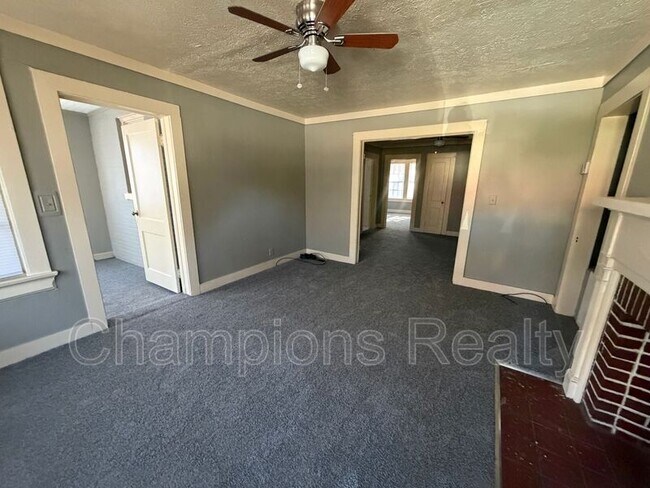 Building Photo - 2802 Pecan St