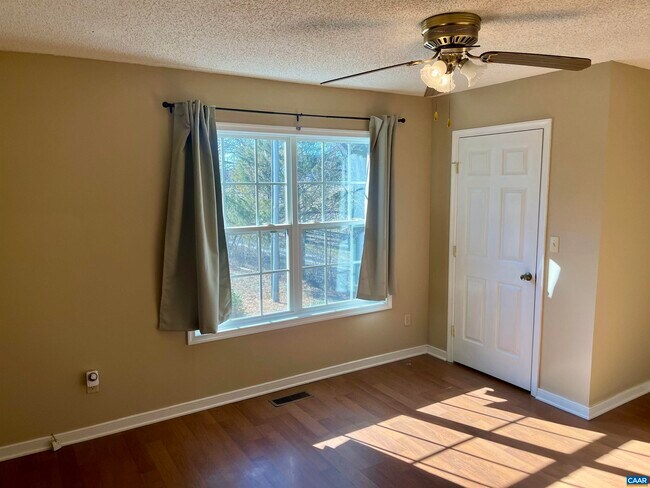 Building Photo - 4678 Garth Rd