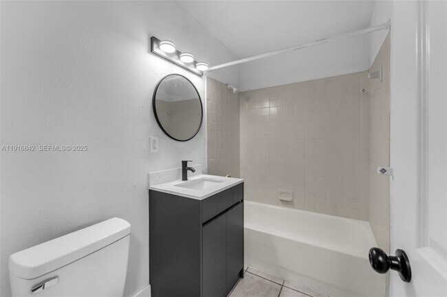 Building Photo - 6011 SW 69th St