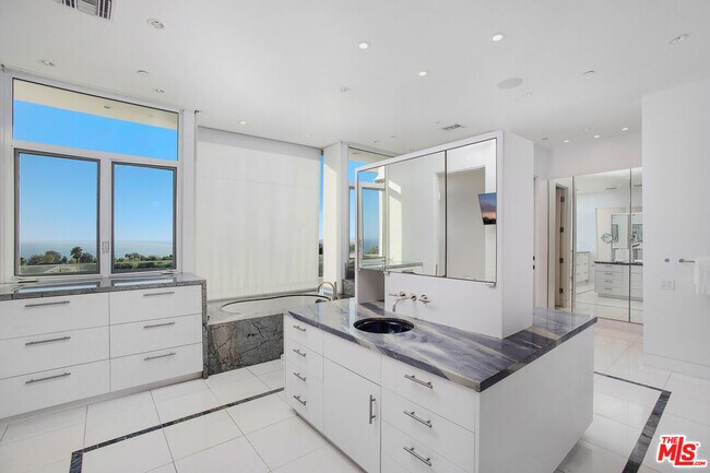 Building Photo - 27454 Winding Way
