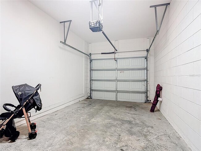 Building Photo - 8149 Roseville Blvd