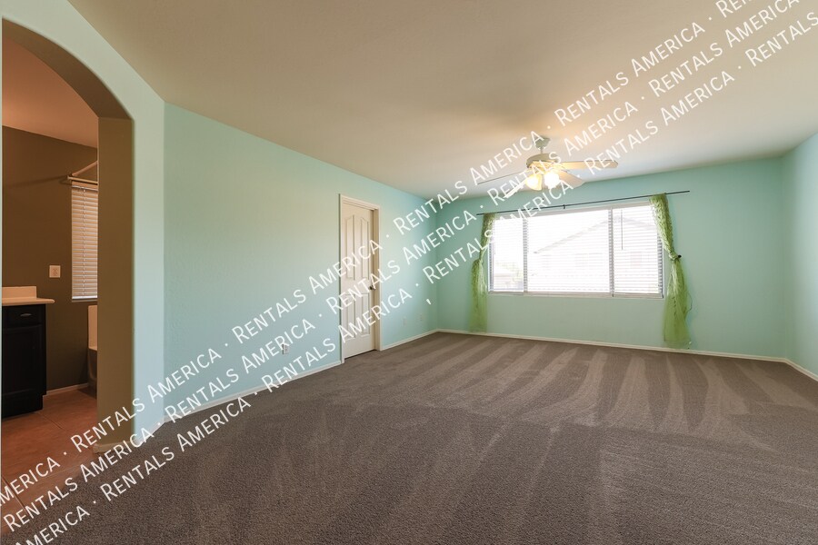 Building Photo - 3368 E Lafayette Ave