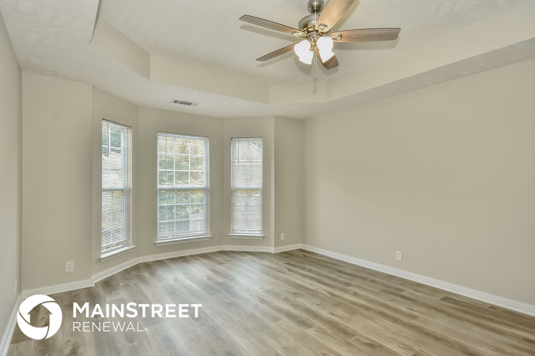 Building Photo - 2316 Broadview Dr