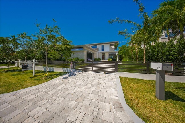 Building Photo - 315 N Shore Dr