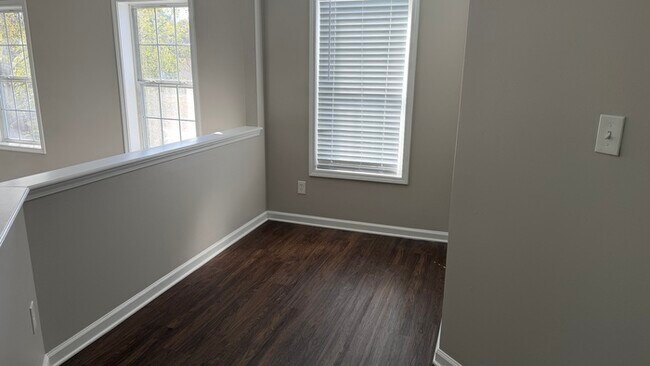 Building Photo - 4BR Home with High Ceilings & Main-Level Suite In Hillgrove District