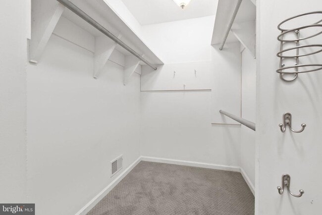 Building Photo - 53 Bloomington Ln