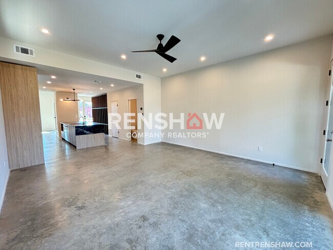 Building Photo - 38 Angelus St