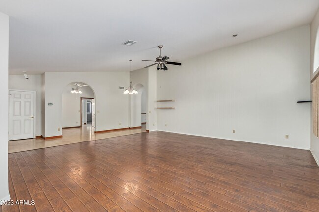 Building Photo - 8844 W Cavalier Dr