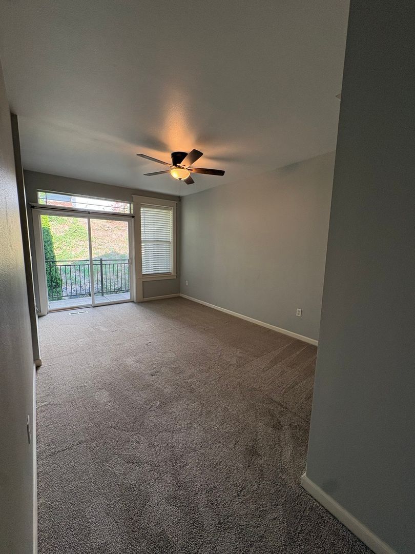 Building Photo - 3650 Summerlinn Dr
