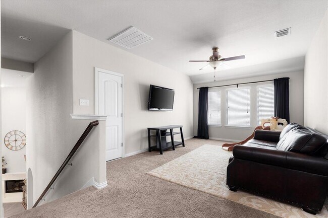 Building Photo - 211 Joseph Dr