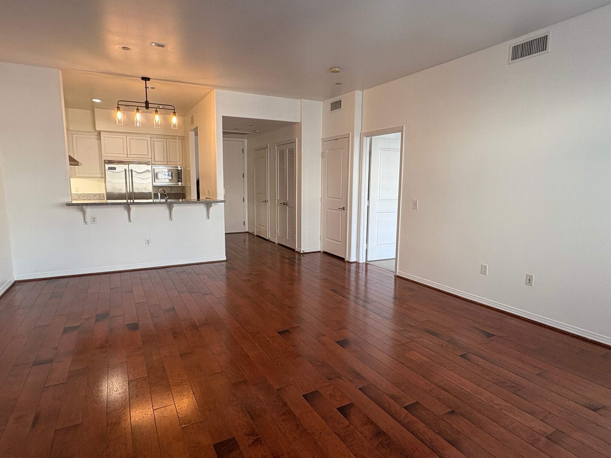 Living Room - 4050 Glencoe Ave