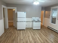 Building Photo - 161 Farm St