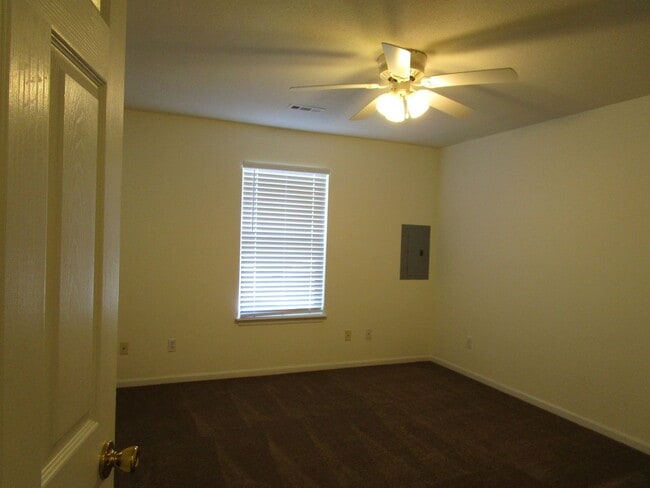 Building Photo - 5001-5003 Betty Jean Way