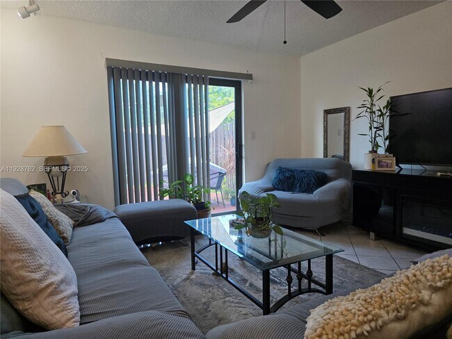 Building Photo - 8000 SW 152nd Ave