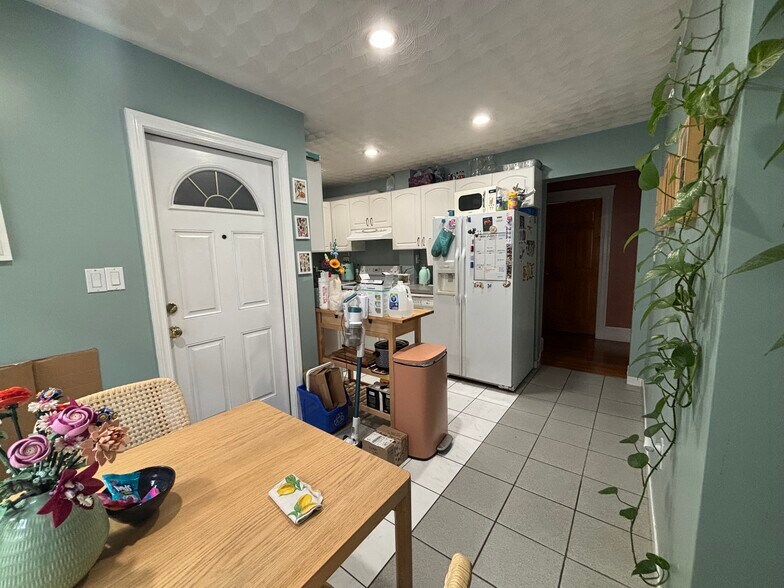 Building Photo - 504 Washington St