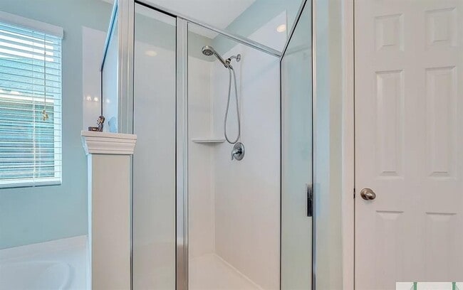 Building Photo - 365 Southwilde Way