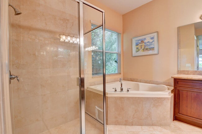 Building Photo - 8891 Starhaven Cove