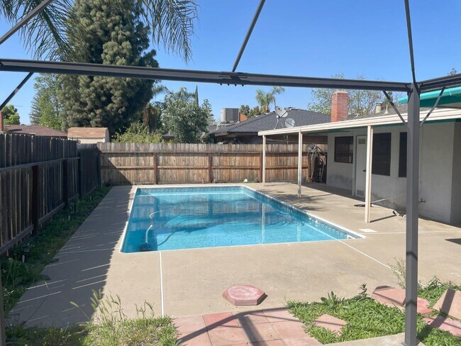 Building Photo - 309 N Fordham Ave