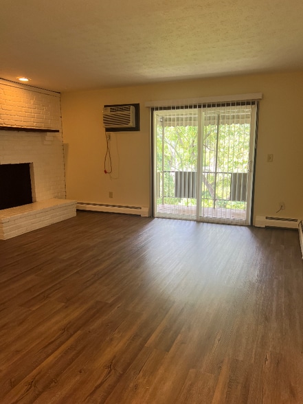 Building Photo - 2065 Sutton Ave