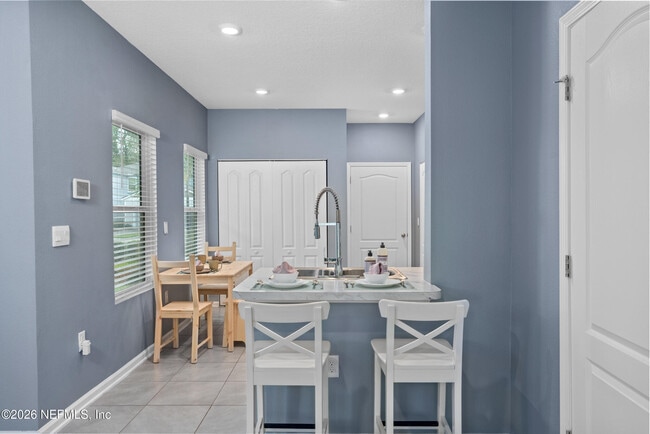 Building Photo - 237 Aralia Ln