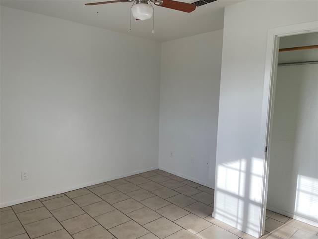 Building Photo - 421 Sparrow Ln