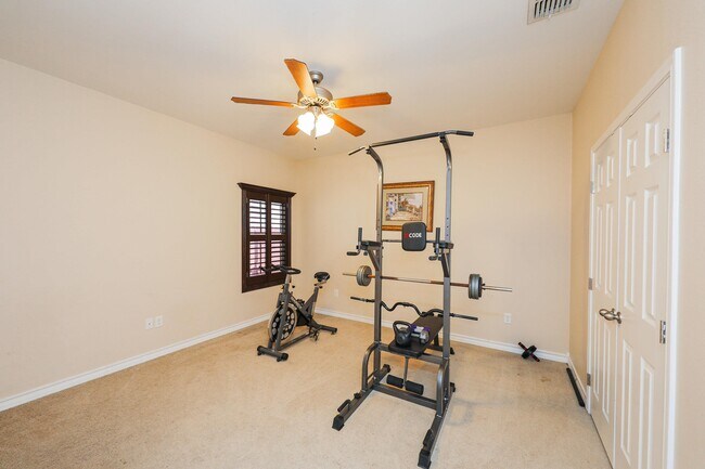 Building Photo - 318 Silverleaf Oak