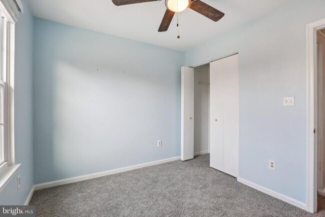 Building Photo - 1305 Riverwood Way