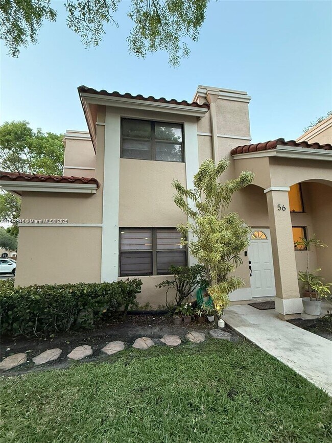 Building Photo - 513 Racquet Club Rd