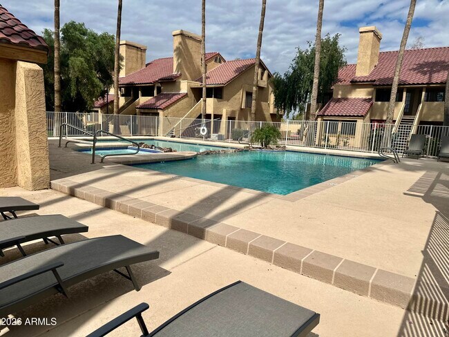 Building Photo - 4901 S Calle Los Cerros Dr