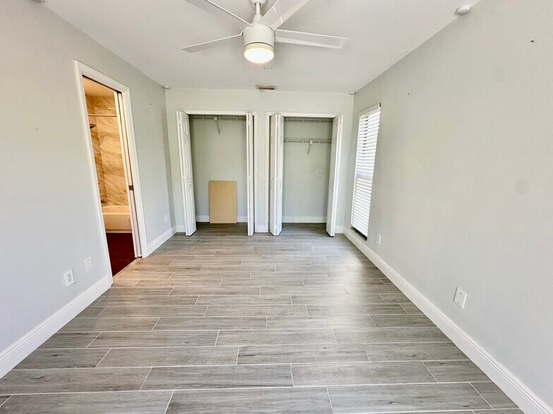 Building Photo - 6300 Royal Woods Dr