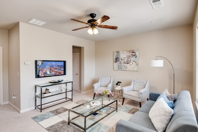 Building Photo - 1941 Ridgemont Ln